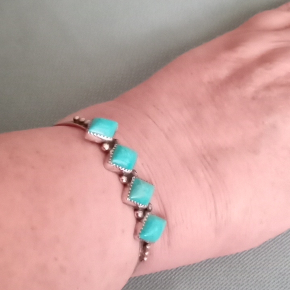 TURQUOISE AND STERLING SILVER BRACELET - Picture 5 of 6